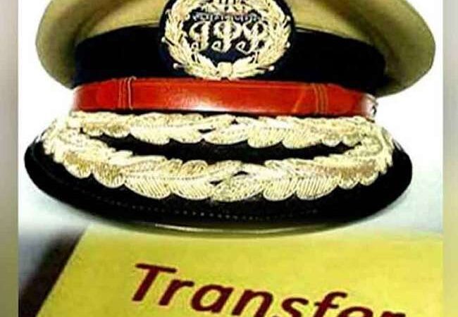 यूपी : 20 आईपीएस अधिकारियों के तबादले