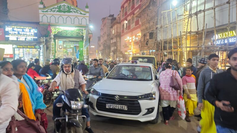 VIP दर्शन ने रोका आम आदमी का रास्ता!