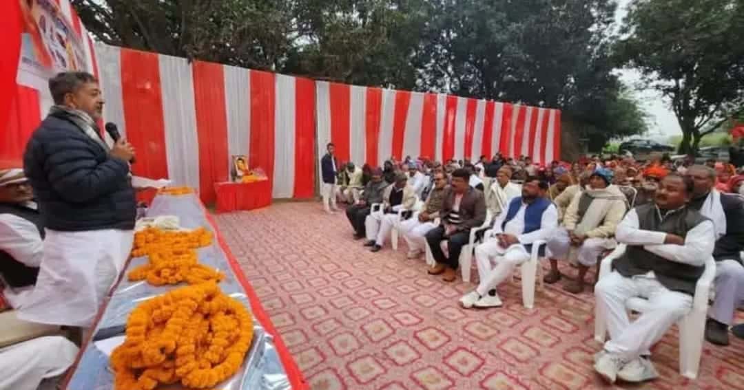 सावित्रीबाई फुले जयंती पर सांसद चंदौली ने महिलाओं का किया सम्मान