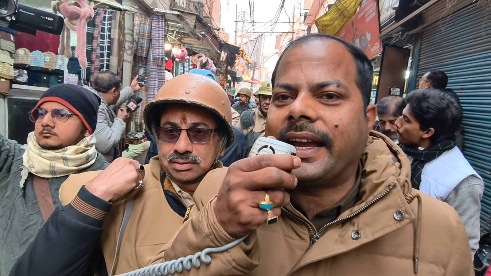 दाल मंडी चौड़ीकरण फिर शुरू, हथौड़े की गूंज के बीच ध्वस्तीकरण अभियान तेज