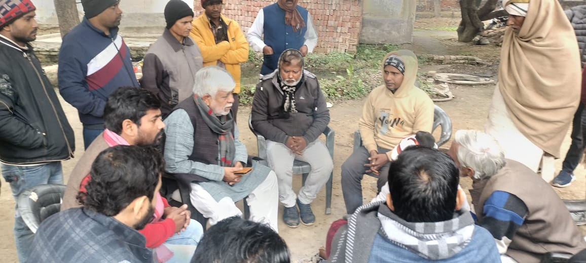 करधना गांव में तीन बच्चियों की मौत के बाद राजनीतिक दलों की सक्रियता