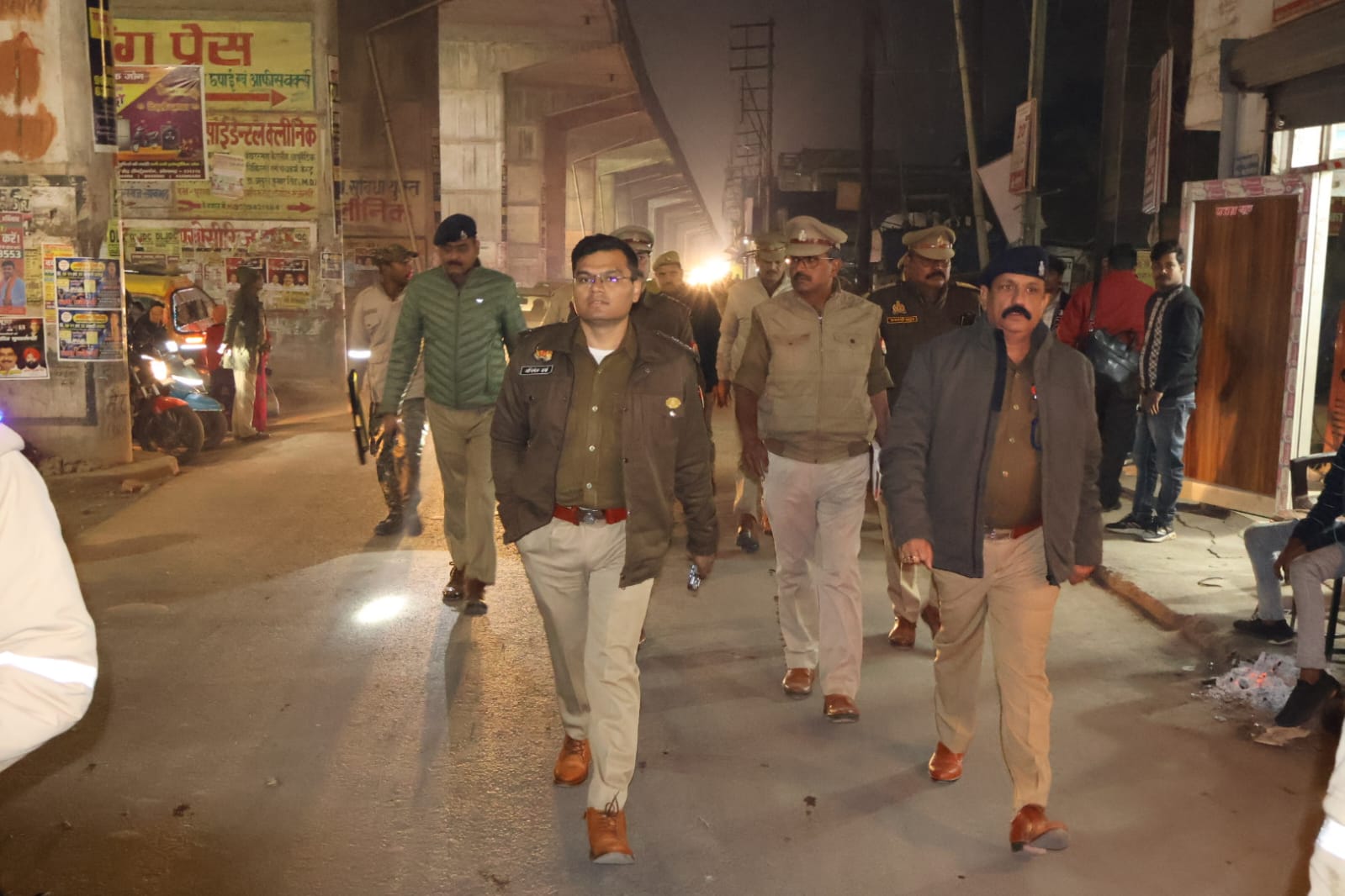 रॉबर्ट्सगंज में एसपी ने किया पैदल गश्त, सघन वाहन चेकिंग से मचा हड़कंप