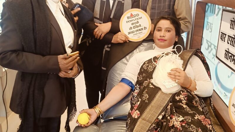 स्वैच्छिक रक्तदान, देश और समाज के लिए महादान, सोनभद्र बार एसोसिएशन में 19 ने किया रक्तदान