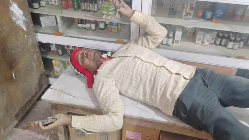 प्रतिबंधित चाइनीज मांझे से पिंडरा बाजार में बाइक सवार की गर्दन कटी, गंभीर घायल