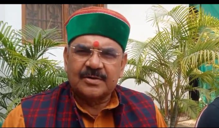 कड़ाके की ठंड के बीच पूर्व विधायक  ने बांटे लगभग 600 कंबल