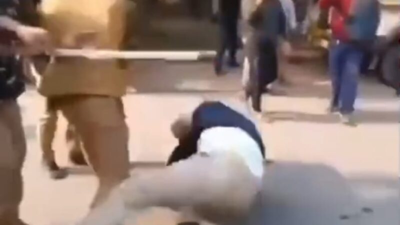 एनएसयूआई का ‘मनरेगा बचाओ’ मार्च: पुलिस से हिंसक झड़प, 100 से ज्यादा कार्यकर्ता हिरासत में