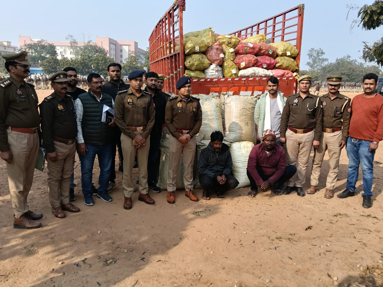 हथवानी मोड़ पर पुलिस की बड़ी चोट, 1.10 करोड़ का गांजा बरामद, दो अंतर्राज्यीय तस्कर दबोचे