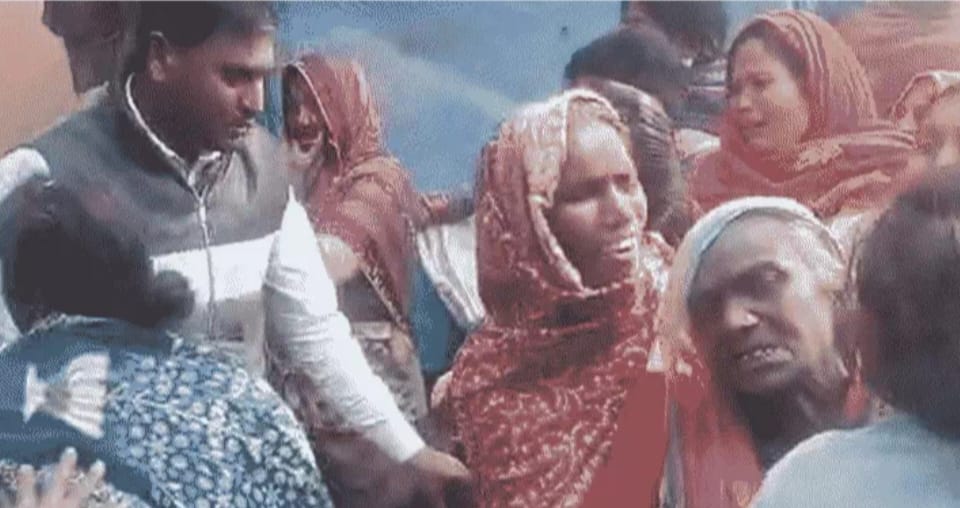 कुशीनगर : युवक ने मां और पत्नी की ईंट से कुचलकर की हत्या