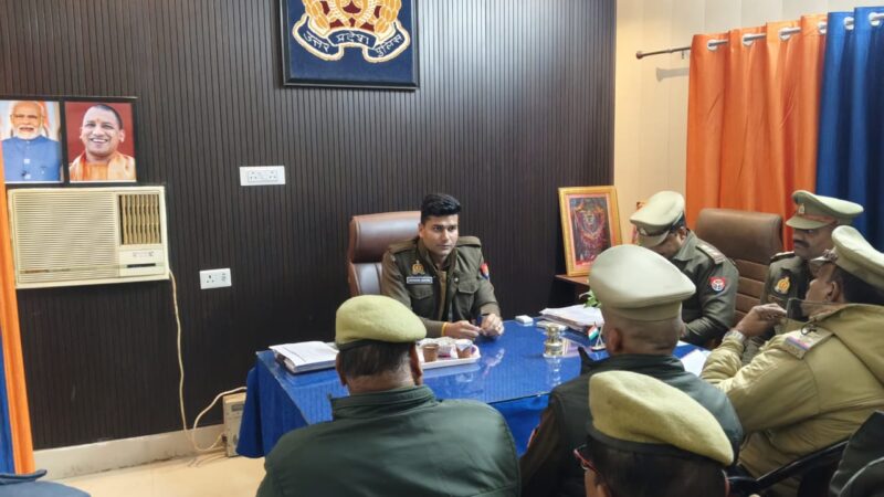 भदोही : अपर पुलिस अधीक्षक  ने थाना भदोही का किया आकस्मिक निरीक्षण