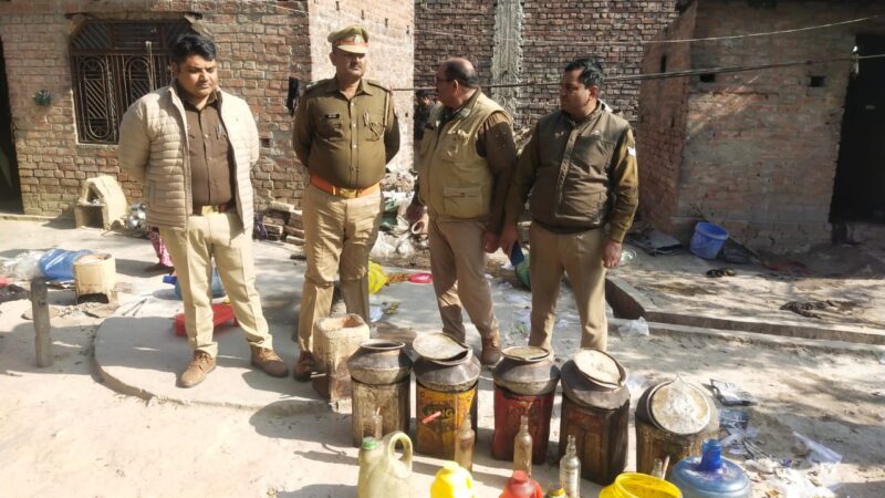 20 लीटर अवैध शराब और 4 कुंतल लहन जब्त, दो महिलाएं गिरफ्तार