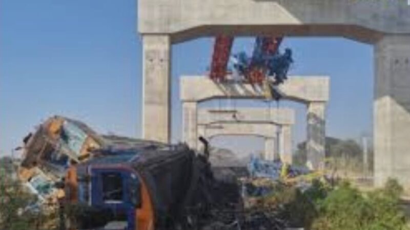 थाईलैंड में ट्रेन हादसा: निर्माण क्रेन गिरने से डिरेल हुई ट्रेन, 22 की मौत