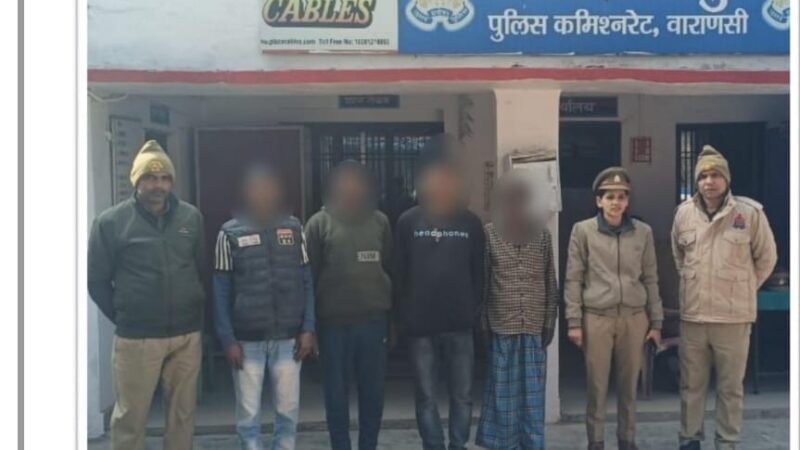 मंदिर परिसर में अवैध जुआ पर्दाफाश, चार गिरफ्तार