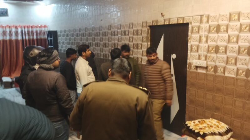 कैंट : स्पा की आड़ में चल रहे देह व्यापार के अड्डे का भंडाफोड़