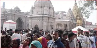 वाराणसी : मकर संक्रांति के दूसरे दिन भी बाबा विश्वनाथ के दरबार में उमड़ी अपार श्रद्धालुओं की भीड़