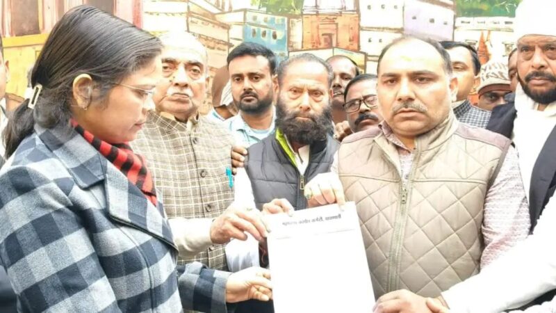 मणिकर्णिका घाट : विकास के नाम पर विरासत पर सवाल, कांग्रेस ने किया जोरदार प्रदर्शन