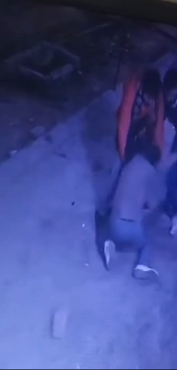 वाराणसी :सीसीटीवी में कैद अधेड़ पर जानलेवा हमला