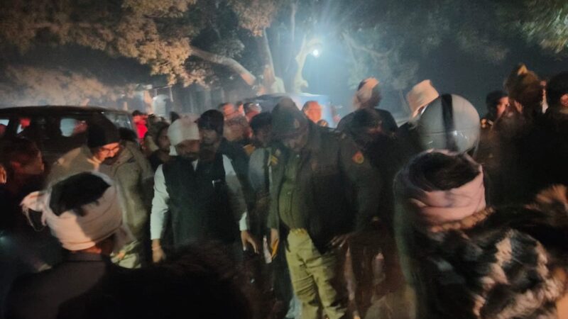 चार पहिया वाहन से ऑटो में टक्कर, ऑटो चालक की मौके पर ही मौत, दो यात्री घायल