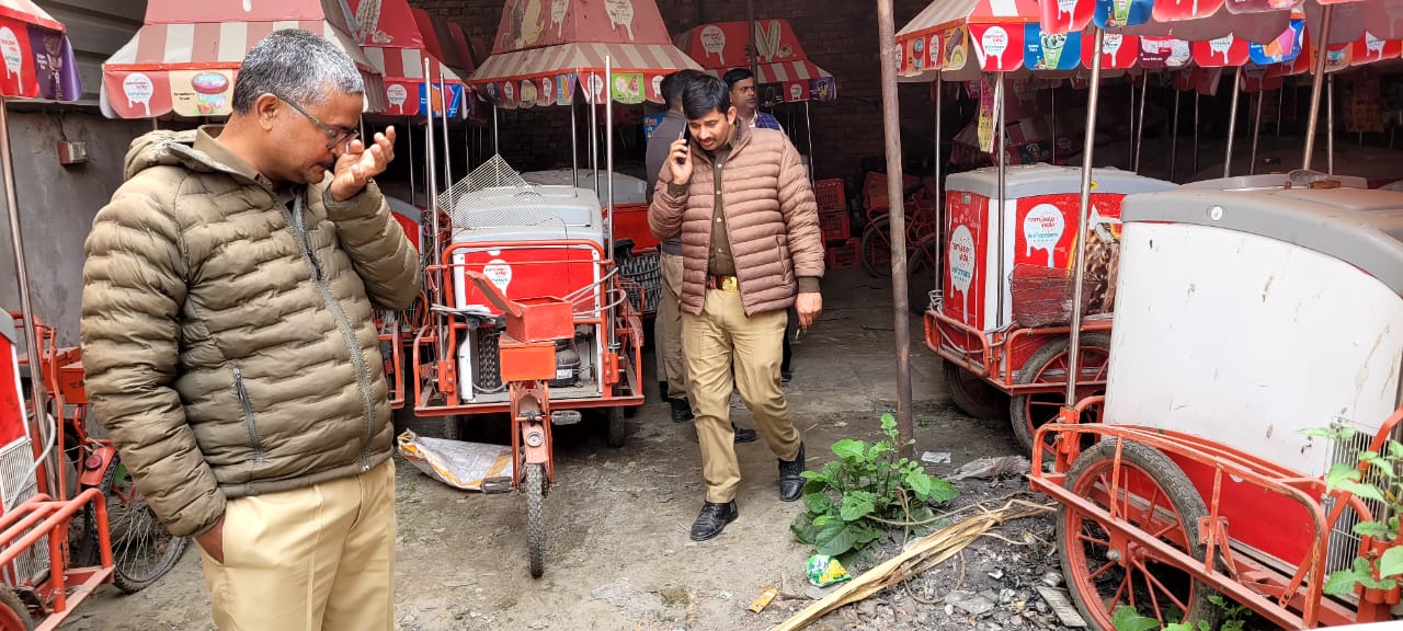 आइसक्रीम गोदाम में मिला युवक का शव
