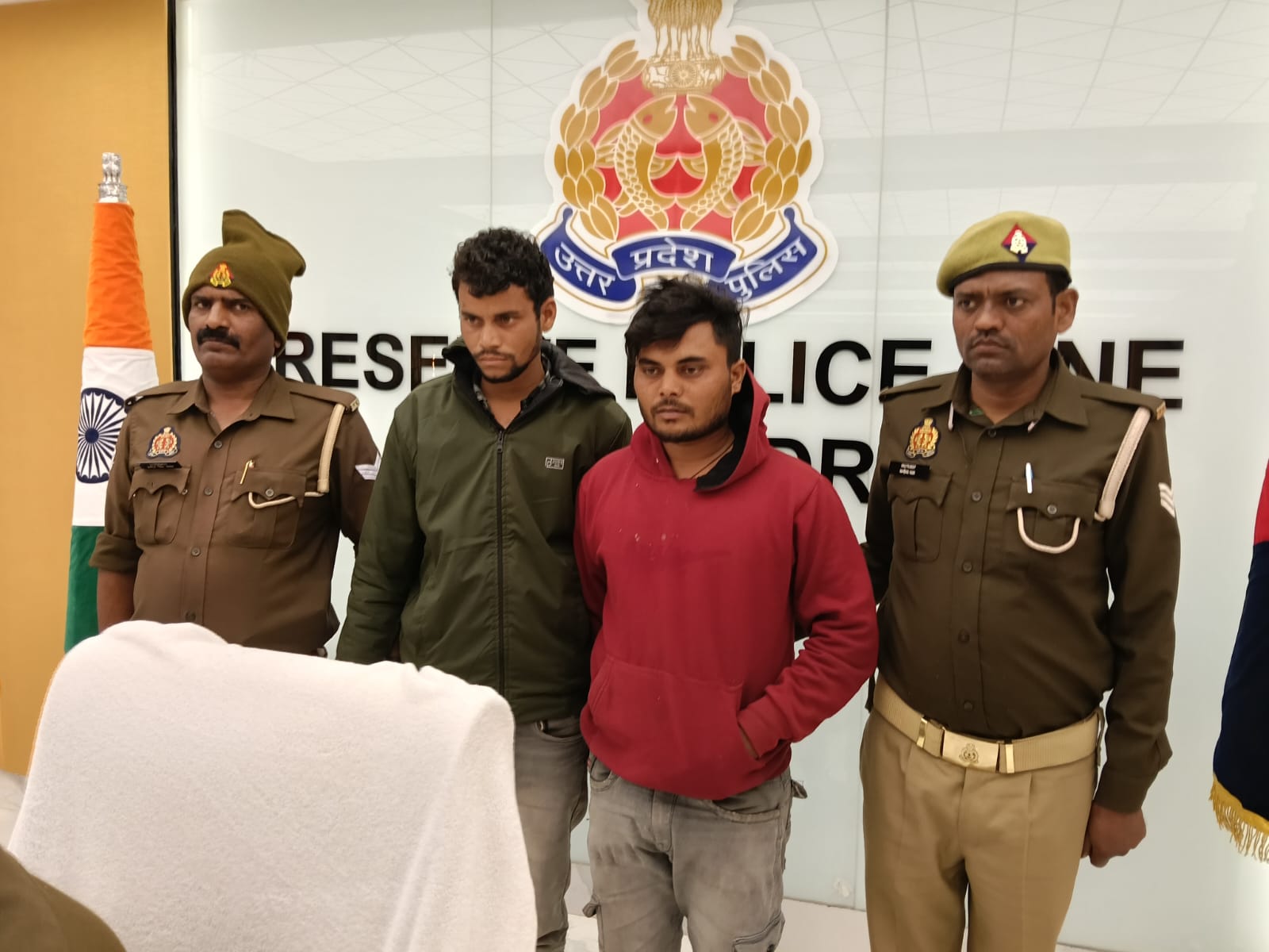 25 लाख की हीरोइन के साथ दो तस्कर गिरफ्तार, सोनभद्र पुलिस की बड़ी कार्रवाई