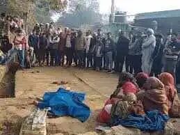 धौलपुर : कलयुगी बेटे ने बीच सड़क पर मां की ईंट से पीट-पीटकर ली जान हत्या