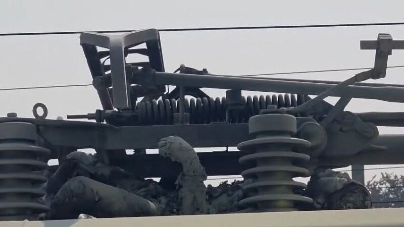 डीडीयू जंक्शन : मालगाड़ी के इंजन पर चढ़ते ही हाईटेंशन की चपेट में आया युवक, मौके पर ही मौत