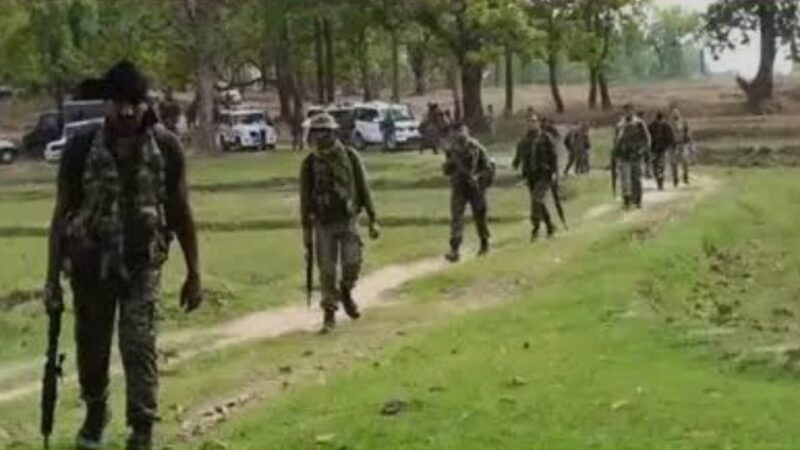 झारखंड : मुठभेड़ में 1 करोड़ के इनामी नक्सली समेत 15 माओवादी ढेर