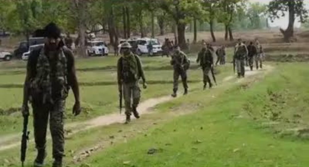 झारखंड : मुठभेड़ में 1 करोड़ के इनामी नक्सली समेत 15 माओवादी ढेर