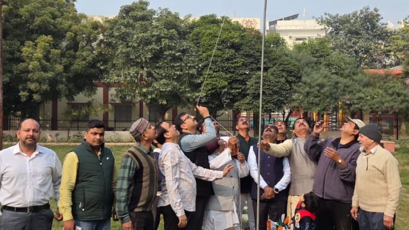 पत्रकारपुरम में शान से लहराया तिरंगा