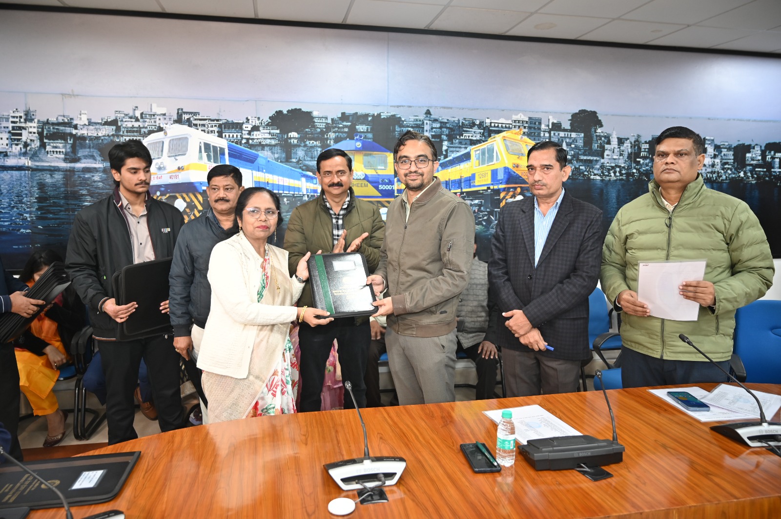 बरेका के दो अधिकारी एवं चौदह कर्मचारियों को भावभीनी विदाई