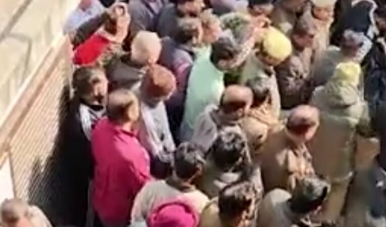 अमीन ने पत्नी, दो बेटों और मां की जान लेकर की खुदकुशी