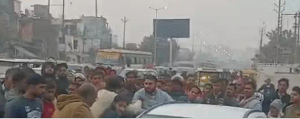 बर्थडे पार्टी में चली गोली, एक घायल; युवती समेत तीन हिरासत में