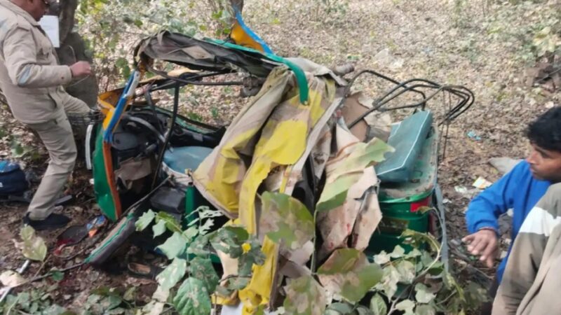 आगरा में भीषण सड़क हादसा: चारधाम से लौट रहे 5 श्रद्धालुओं की मौत, 8 से अधिक घायल