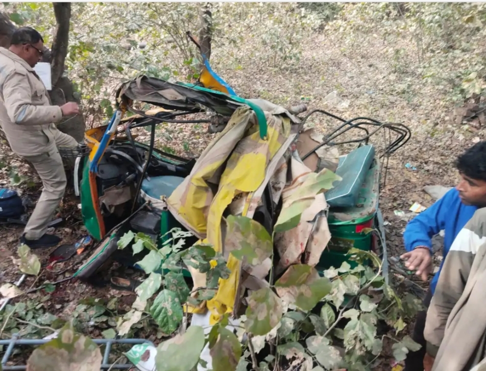 आगरा में भीषण सड़क हादसा: चारधाम से लौट रहे 5 श्रद्धालुओं की मौत, 8 से अधिक घायल