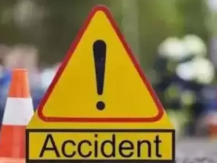 सोनभद्र : सड़क हादसे में पूर्व प्रधानाचार्य समेत तीन लोगों की मौत