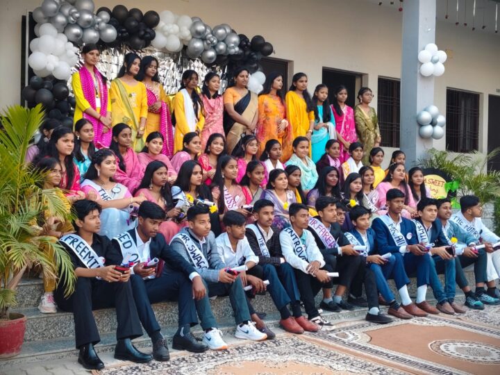 आर.एस. शिवमूर्ति पब्लिक स्कूल में कक्षा 10 के विद्यार्थियों को भावभीनी विदाई, भव्य फेयरवेल का आयोजन