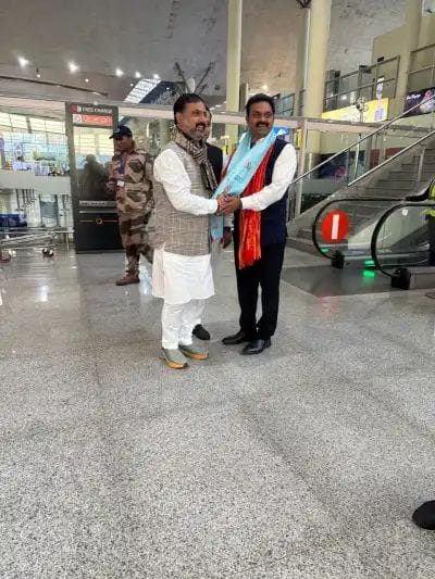 केन्द्रीय राज्यमंत्री कमलेश पासवान का भाजपा कार्यकर्ताओं ने एयरपोर्ट पर किया जोरदार स्वागत