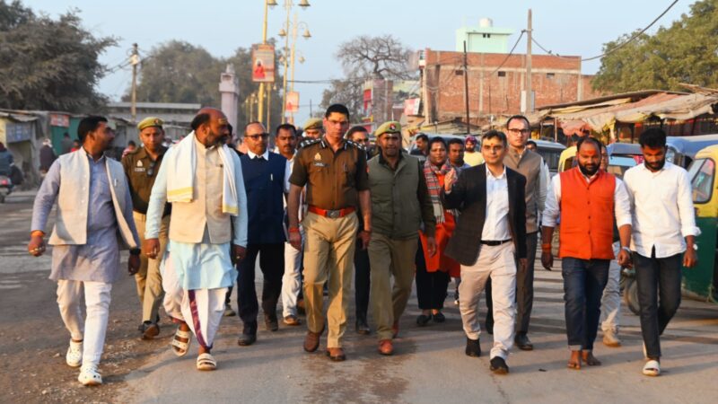 जिलाधिकारी और अपर पुलिस कमिश्नर ने मार्कण्डेय महादेव का किया निरीक्षण