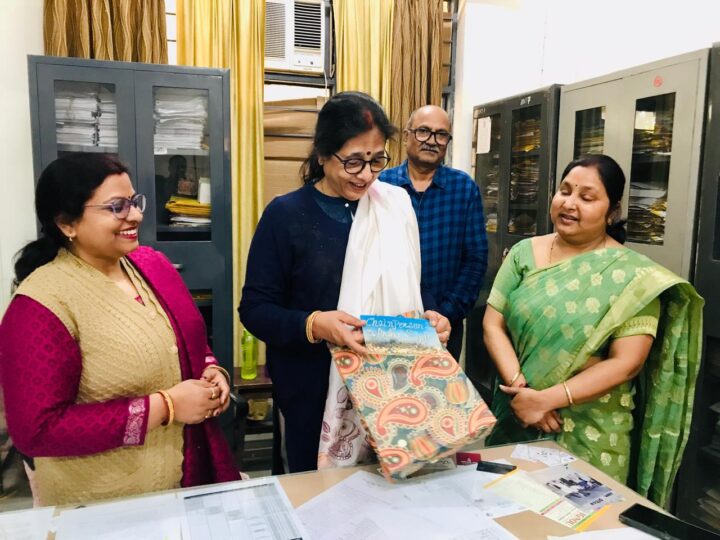 कार्यशाला में वेस्ट मटेरियल से निर्मित कलाकृतियों की प्रदर्शनी ने मोहा साभी का मन