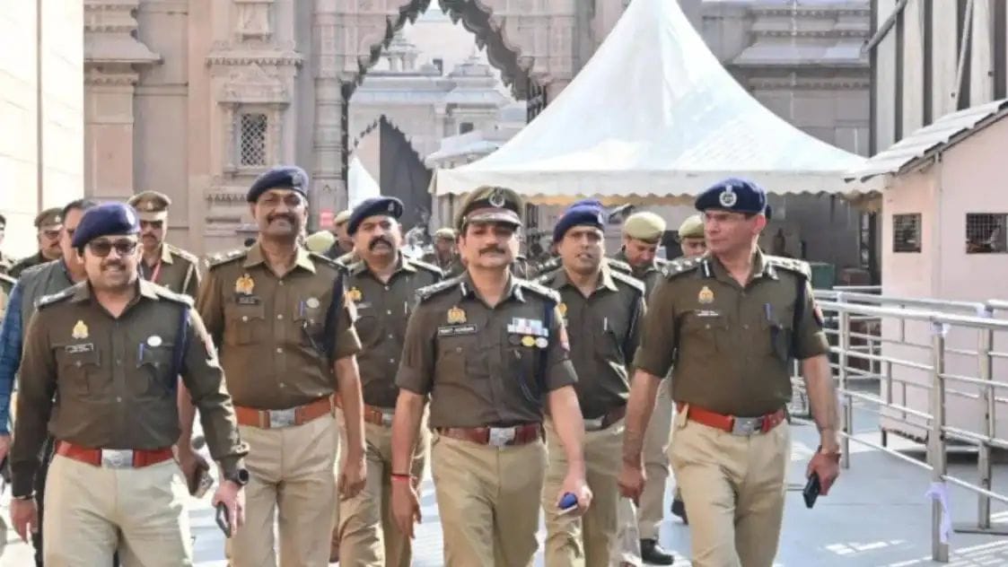 महाशिवरात्रि पर काशी विश्वनाथ में पुलिस का नया ‘सॉफ्ट’ अंदाज