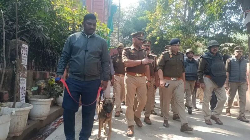 जिला न्यायालय परिसर में चला सघन चेकिंग अभियान