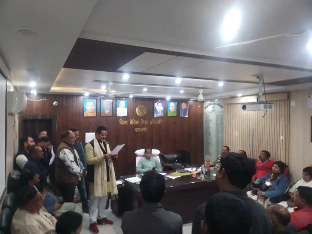 शिक्षक संघ ने बीएसए से की मुलाकात