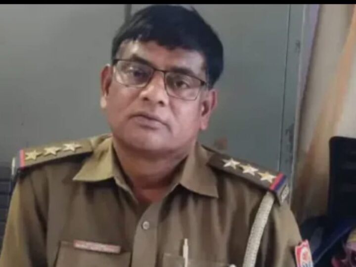 प्रयागराज  : इंस्पेक्टर बारा 75 हजार रुपये घूस लेते रंगे हाथों गिरफ्तार