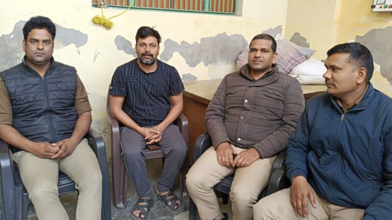 दालमंडी प्रकरण :  सपा नेताओं को पुलिस ने किया नजरबंद