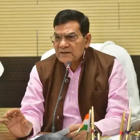 आधारभूत ढांचे के सुदृढ़ीकरण पर जोर