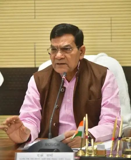 आधारभूत ढांचे के सुदृढ़ीकरण पर जोर