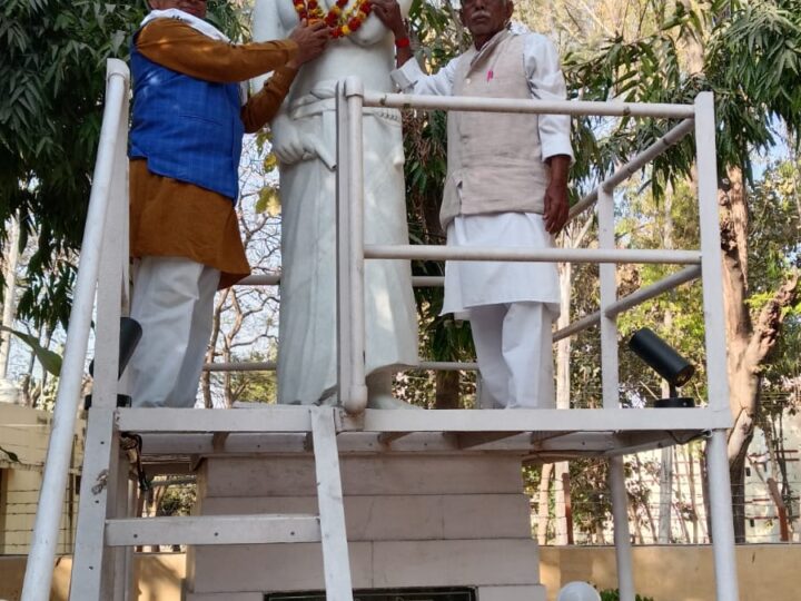 चंद्रशेखर आजाद की पुण्यतिथि पर भावभीनी श्रद्धांजलि