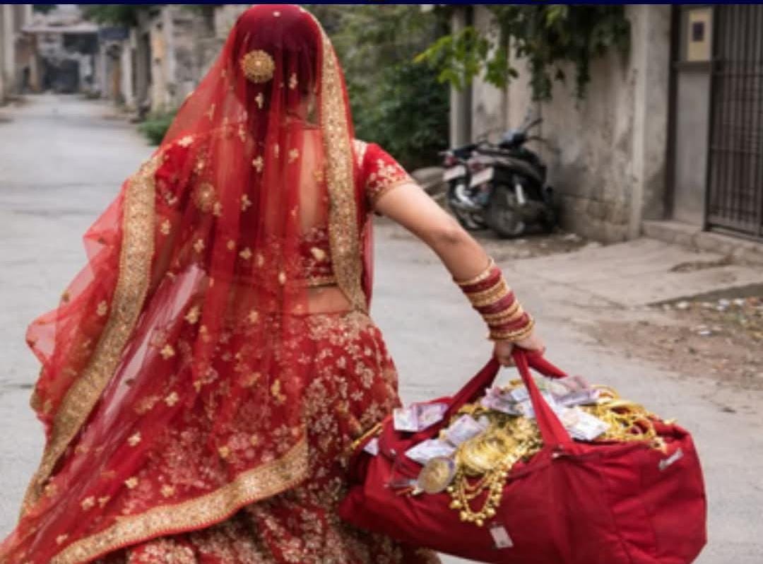 हाथरस : सुहागरात के दिन पति पर चाकू से हमला कर पत्नी प्रेमी संग फरार