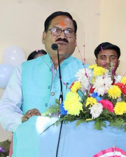 चंचल को मिस और ज्ञान को मिस्टर फ्रेशर की मिली उपाधि