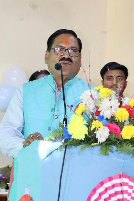 चंचल को मिस और ज्ञान को मिस्टर फ्रेशर की मिली उपाधि