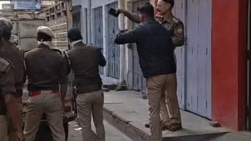 बलिया : नेग विवाद में किन्नर की हत्या, युवक ने लगाई फांसी